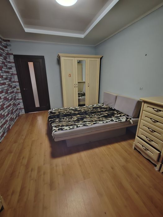 Здається в оренду 4х кімнатна квартира.