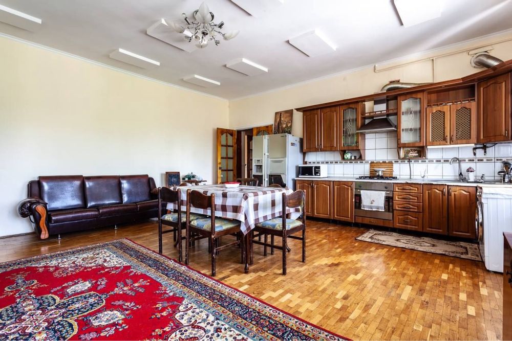 ДОМ на Підголоско для великої компанії  для затишного відпочинку