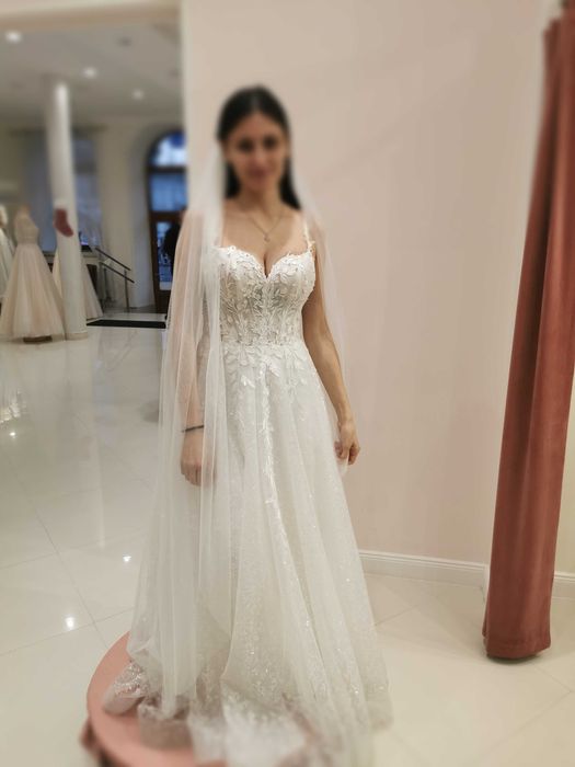 Suknia ślubna - szelka, gorset, brokat