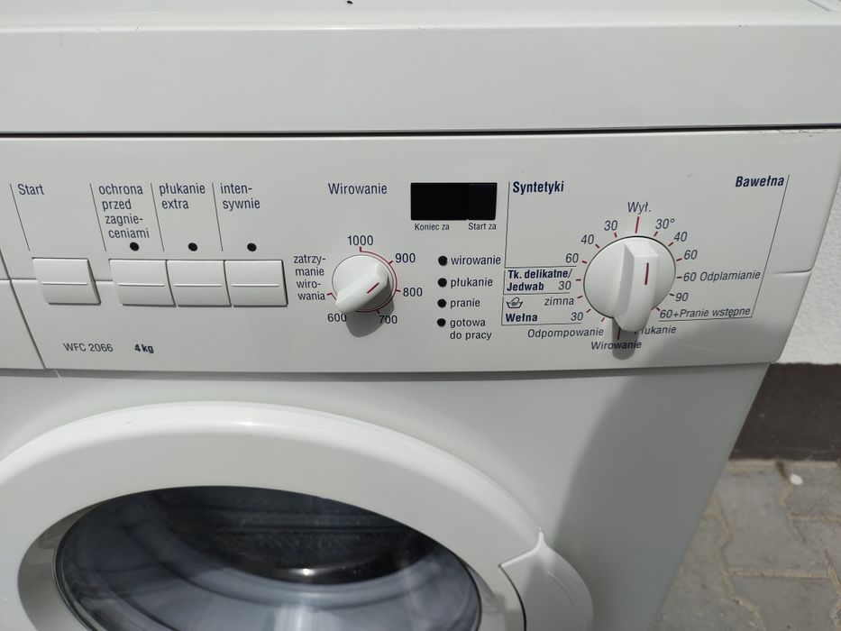 Пральна машина BOSCH МАХХ  4 kg  з Європи.вузька 40 см. Класний стан