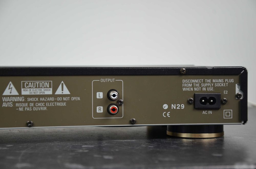 Tuner radiowy DENON TU-245 RDS-TEXT