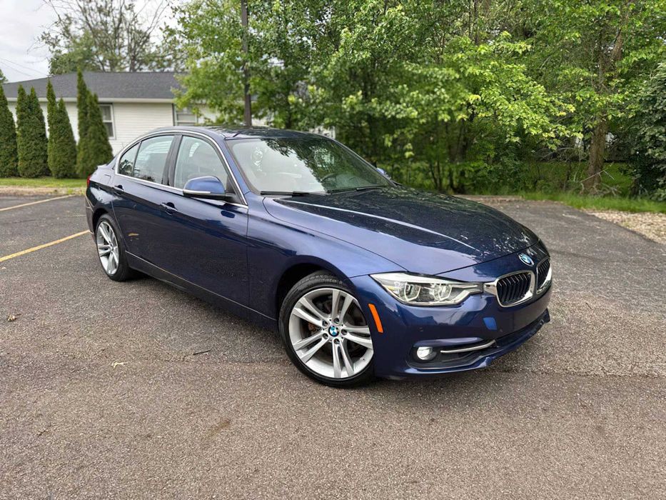 BMW 3 Series 330i xDrive      2017