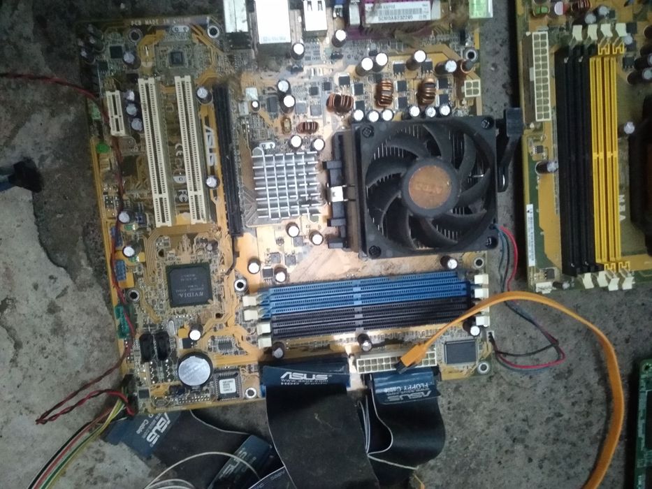 Продам комплектуючi дo компьютера.