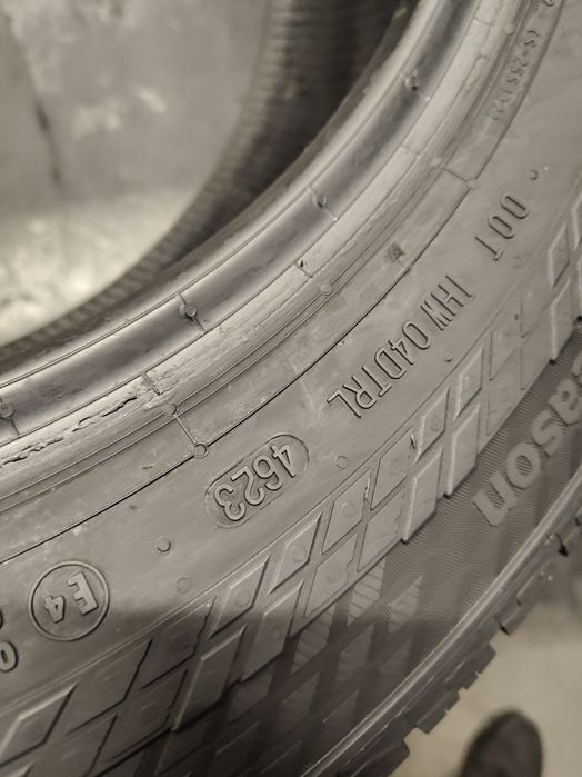 2X 215/65R16C 109/107T Continental Vancontact 4Season 6,7mm 2023 Opony