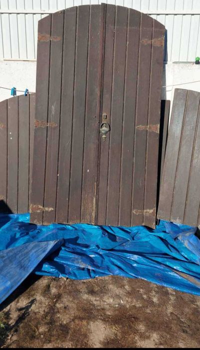 Portadas e janelas em madeira