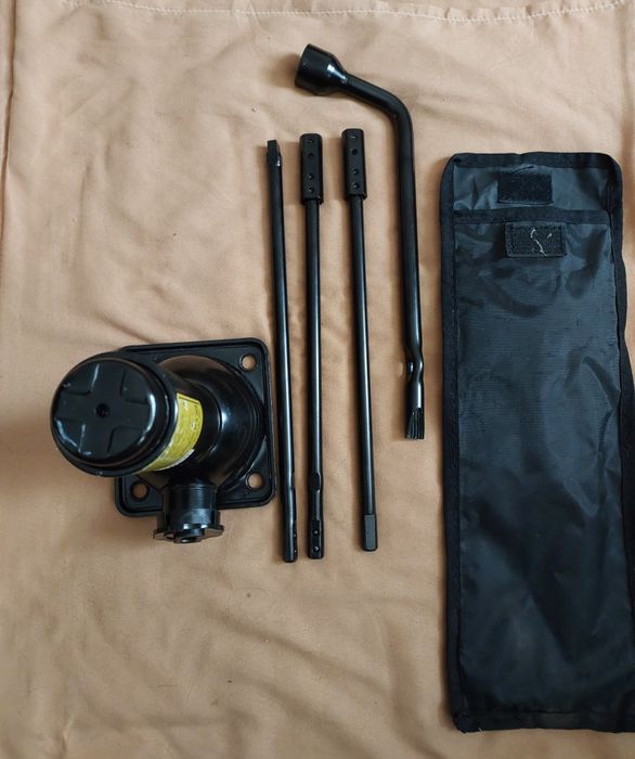 Домкраті ключі Позашляховик Джип Тойота Ніссан