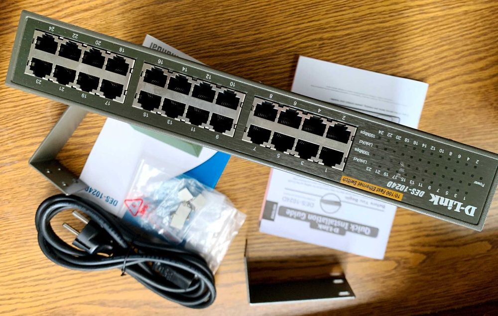 Комутатор D-Link DES-1024D на 24 порти