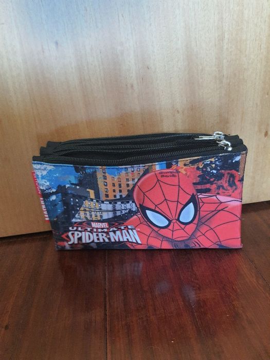 Estojo Spiderman. Marvel. 3 compartimentos