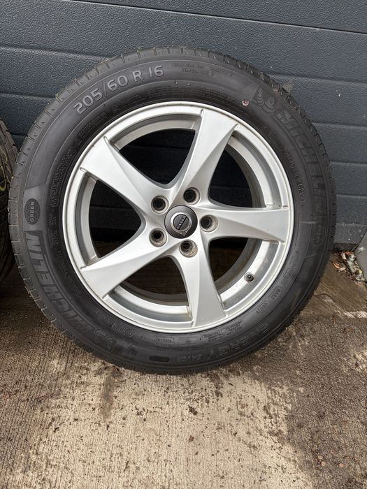 Sprzedam komplet koł Volvo R16 5x108 cali Lato