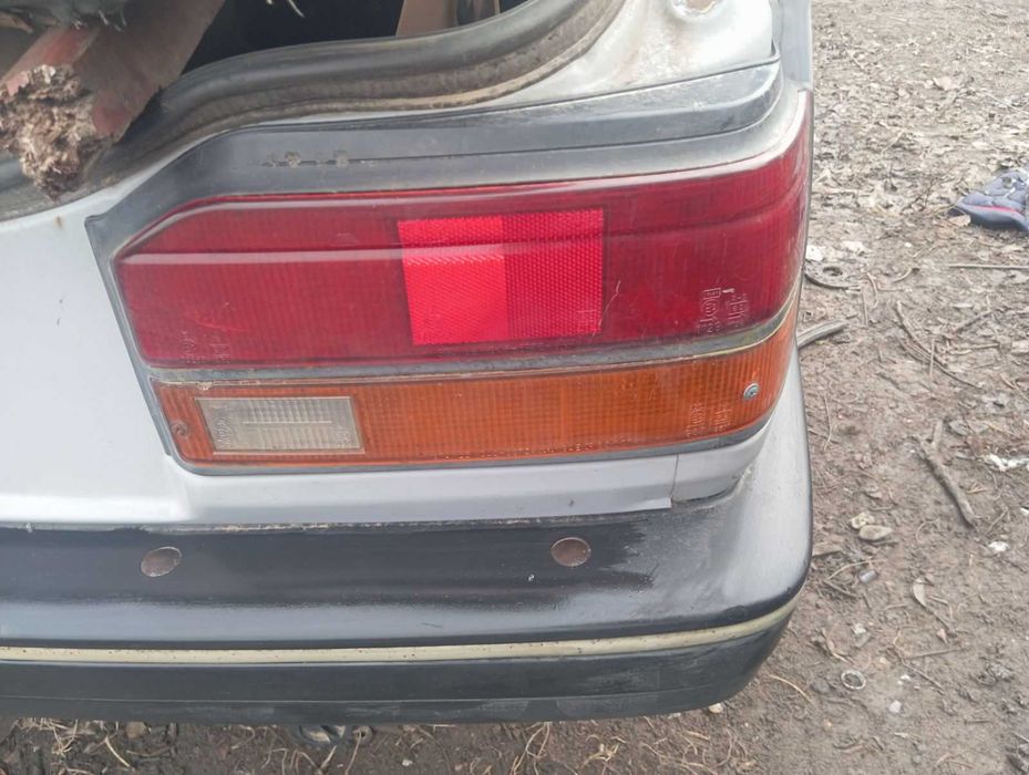 Стоп правий мазда 323 бф стопи Mazda 323 bd хечбак запчастини