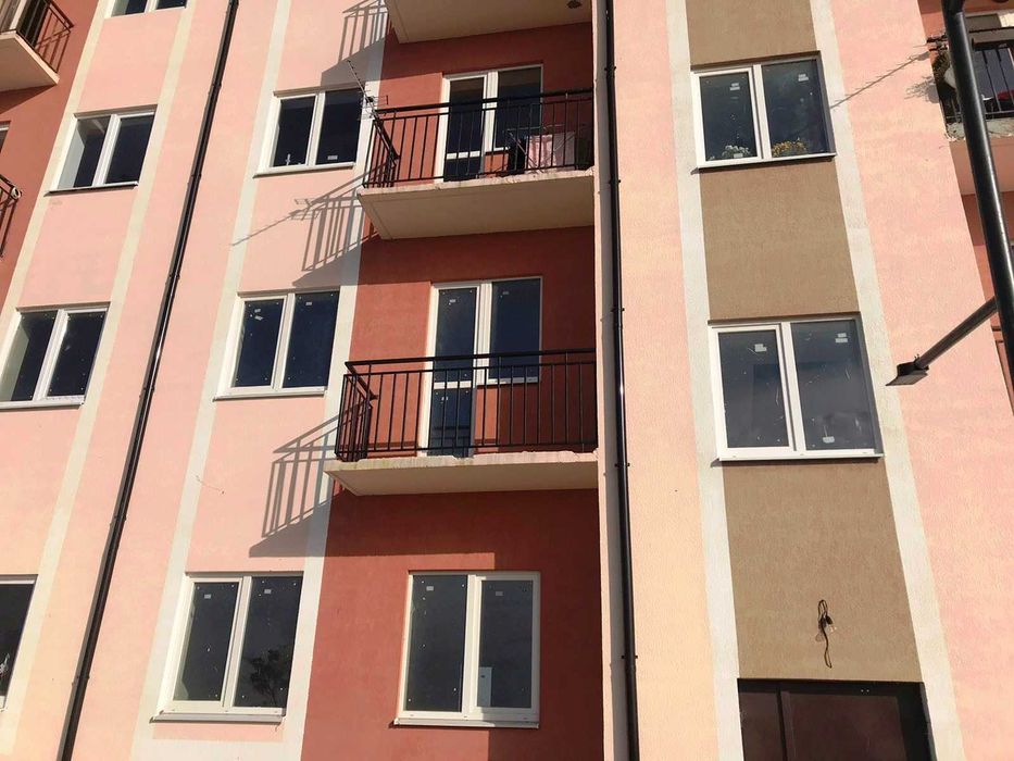 Продам  2 кім квартиру в  зданій новобудові, готова до ремонту.