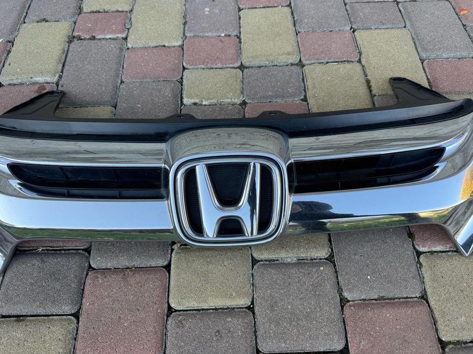 honda crv решітка радіатора 2015-2018