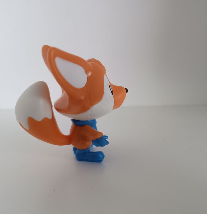 Figurka kolekcjonerska  Surprise Maxi Lis lisek łyżwiarz