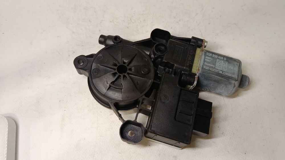 Motor vidro trás direito VOLKSWAGEN Polo (AW1)