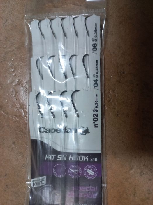 Anzóis de pesca novos