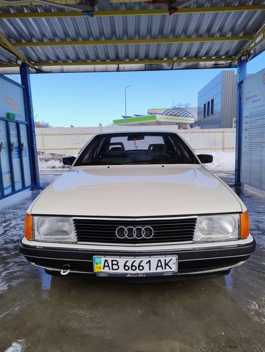 Ауді 100 с3 (сігара)