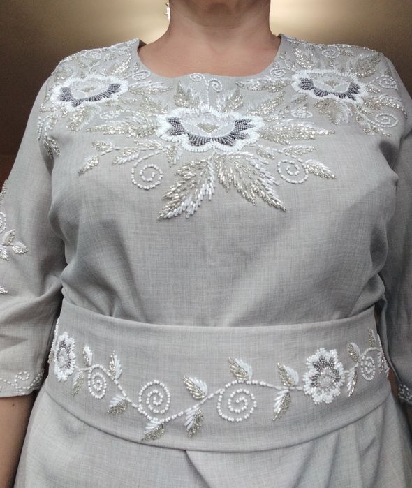 НОВЕ. Вишите плаття бісером,