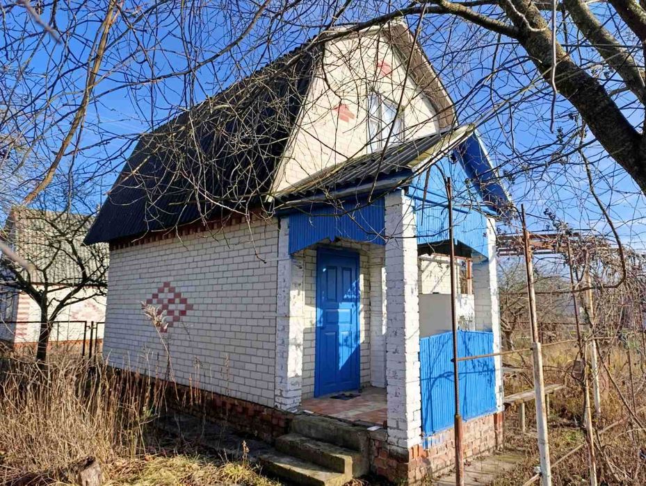 Дачний будинок в гарному стані!