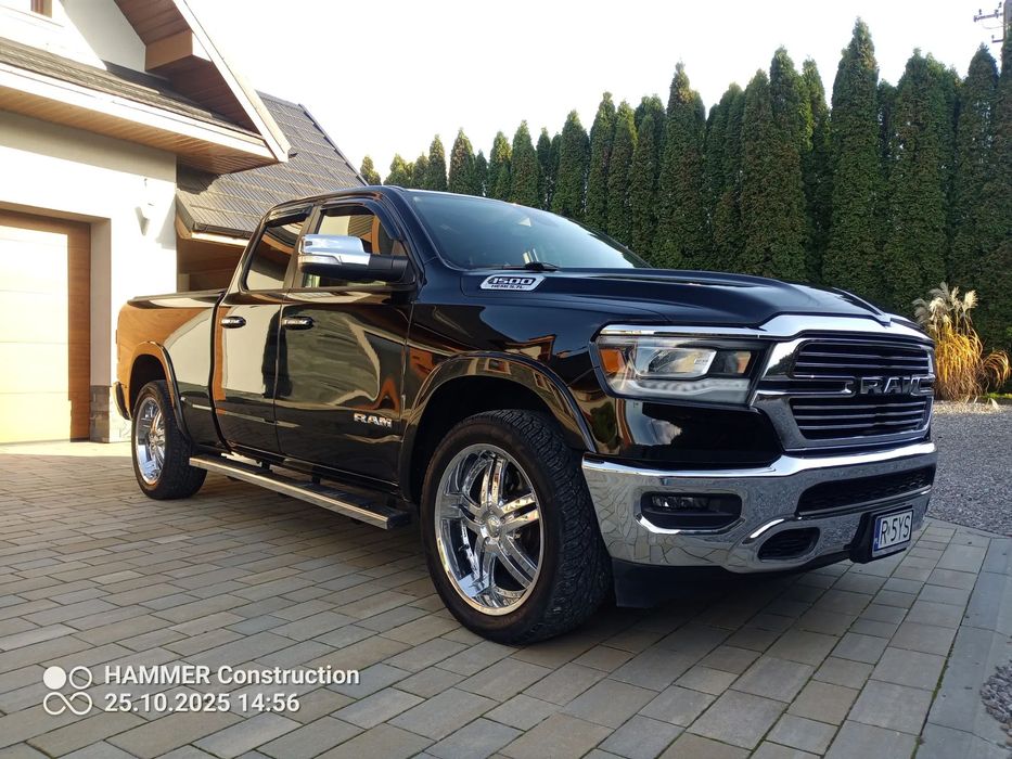 RAM 1500 RAM 1500 Laramie W pieknym stanie.