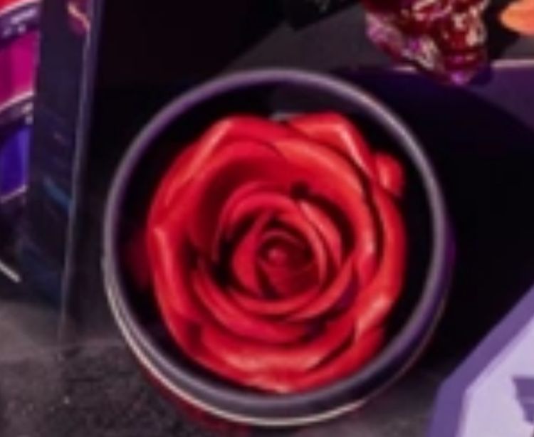 Wibo Lady Of My Heart kremowy róży   kształcie kwiatu róży 1 6,5g