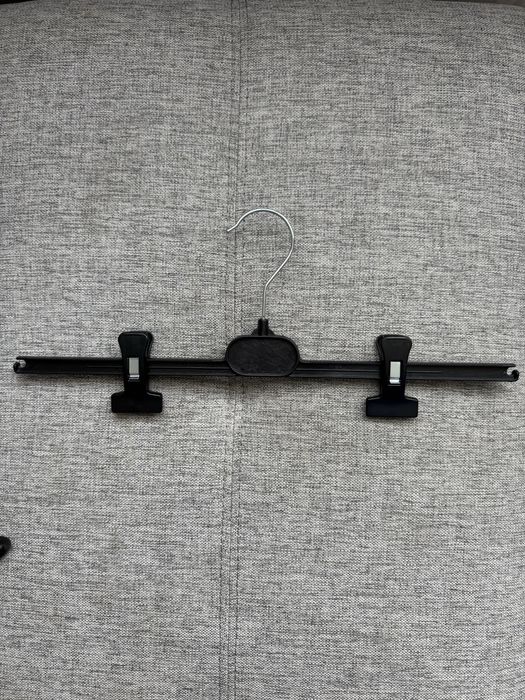 Wieszak na ubrania klamrowy