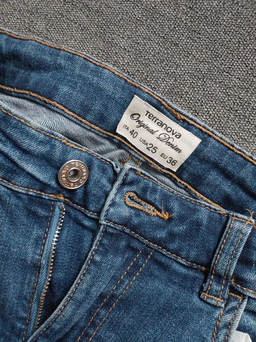 Spodnie jeans damskie