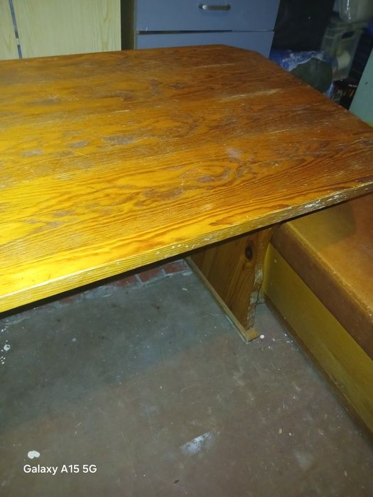 Stół do narożnika