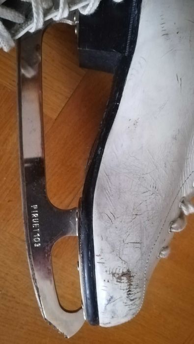 Łyżwy figurowe POLSPORT, skórzane r. 36
