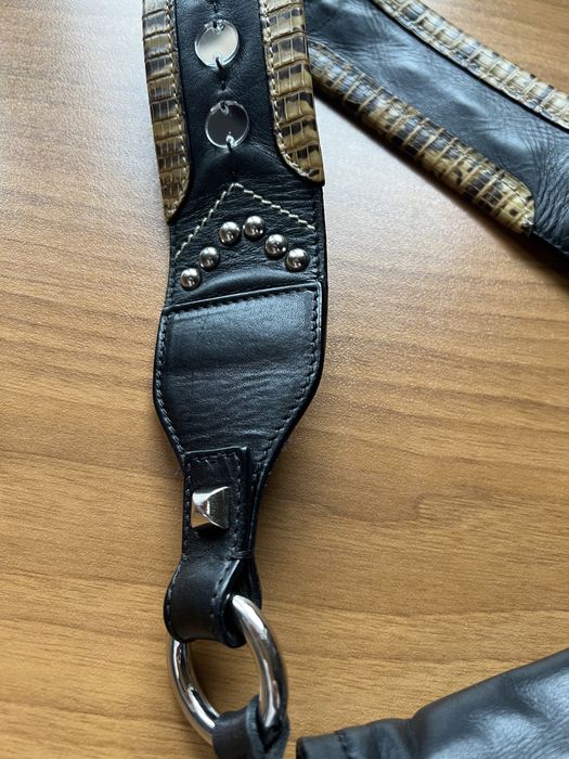 Czarna skórzana torebka Prady