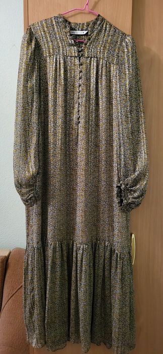 Гарна жіноча сукня ZARA