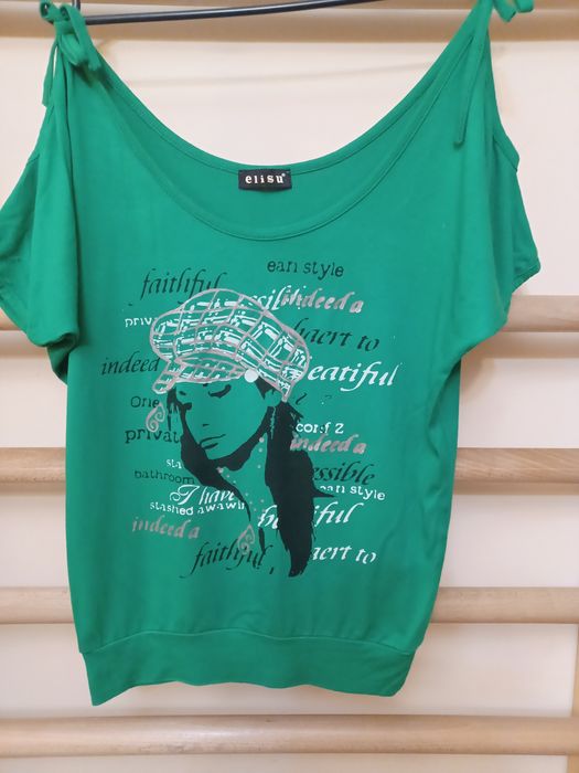 Bluzka w rozmiarze M