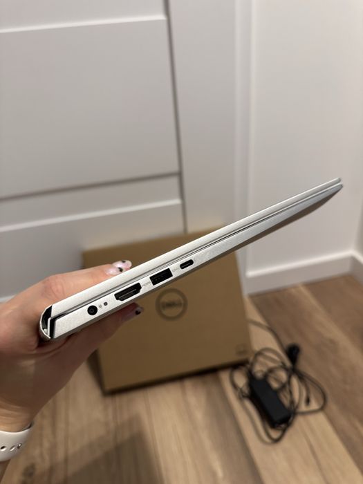 Laptop DELL Inspiron 7400 14.5" i5 8GB RAM 512GB SSD Silver
