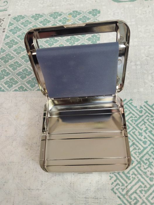 Isqueiros Zippo+ maquina de enrolar cigarros