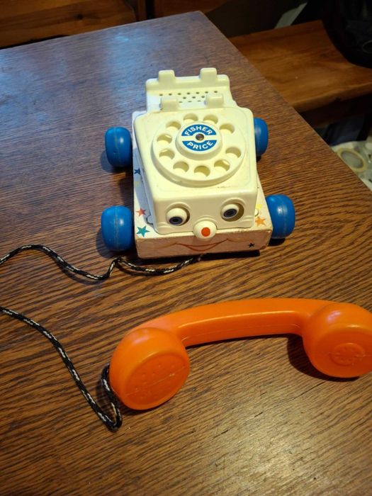 Zabytkowy telefon zabawkowy z 1961
