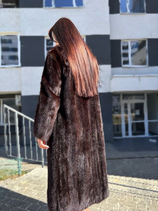 Продам норковую шубу
