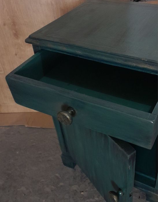 Szafka nocna- ręcznie malowana retro odnowiona