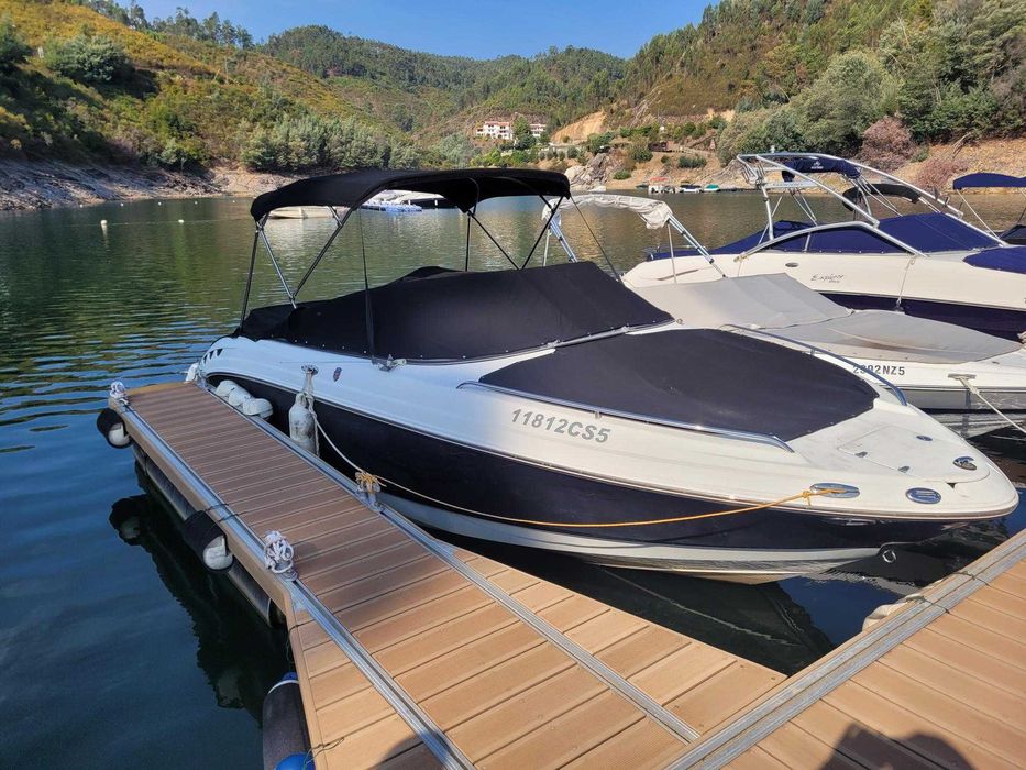 Barco Chaparral 236 SSX V8 300 HP