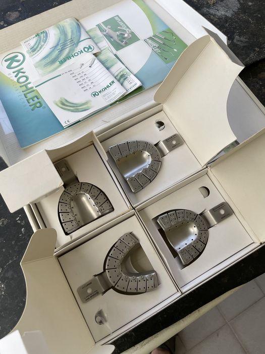 Moldeiras para médicos implantologistas