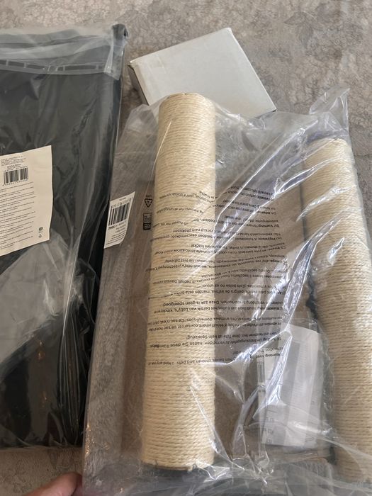 Árvore para gato trepar, brincar e descansar + robusto poste para arranhar
