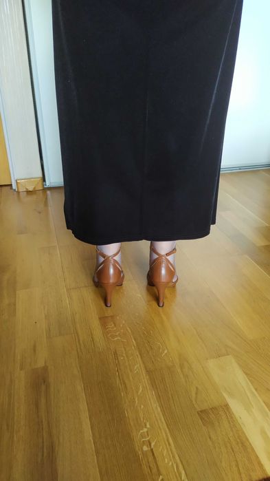 Szpilki skórzane firmy Salamander brązowe