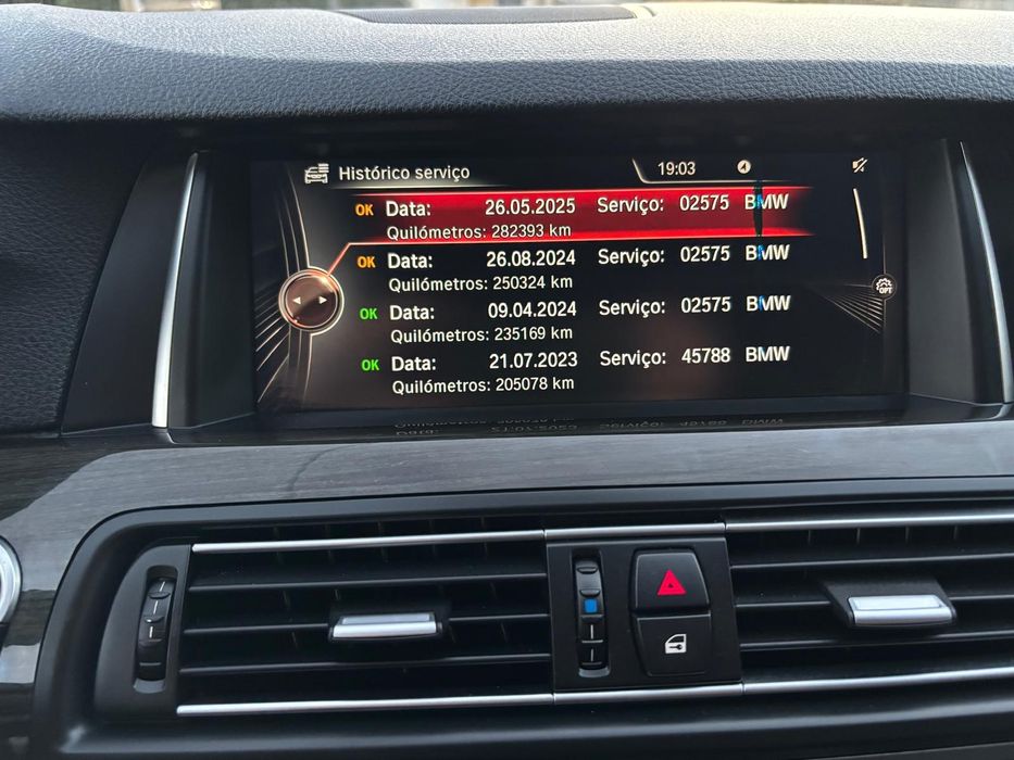 BMW 520da Touring Pack M interior