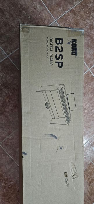 Piano Korg B2 - teclas com peso de piano acústico