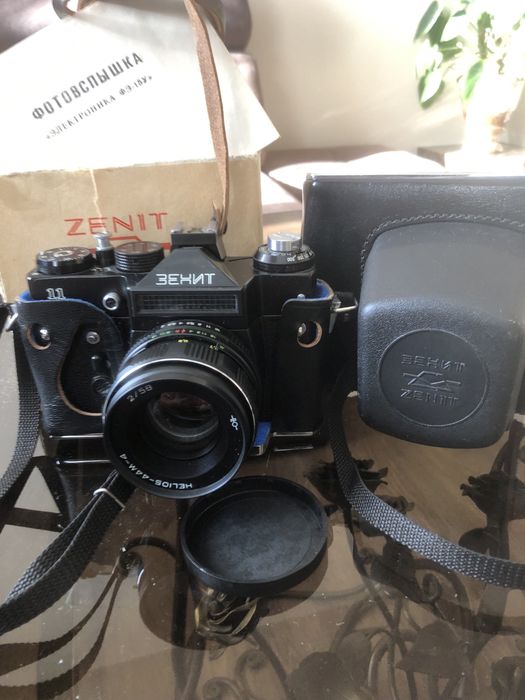 Фотоапарат Зеніт-11 ( Гіліос-44м-4)