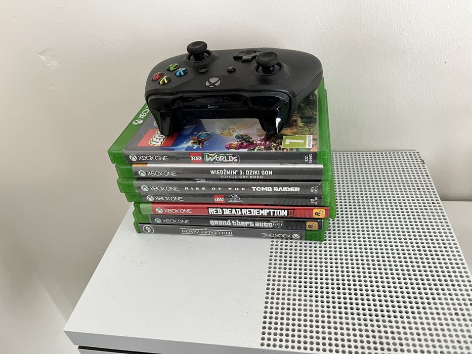 Xbox one + gry.