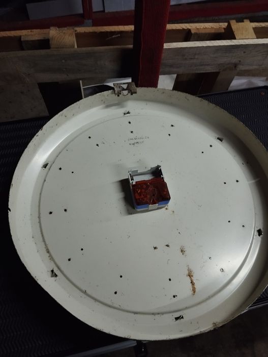 Relógio industrial antigo em esmalte