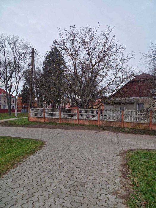 квартира на землі у самому центрі міста