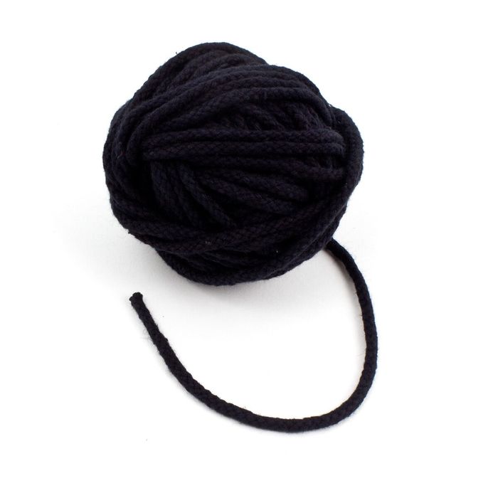 Sznurek gniazdowy czarny 10cm -VM