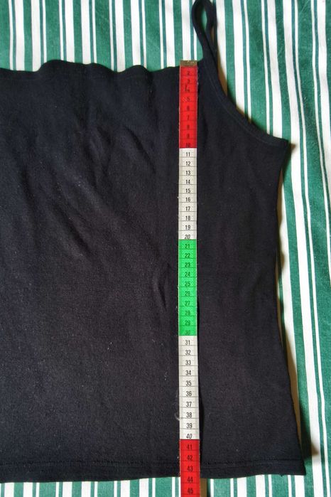 Top Preto Básico - Tamanho 44 - Confortável e Versátil!509800707743426565