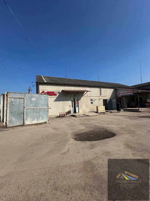 Комерційна будівля Кельмінці