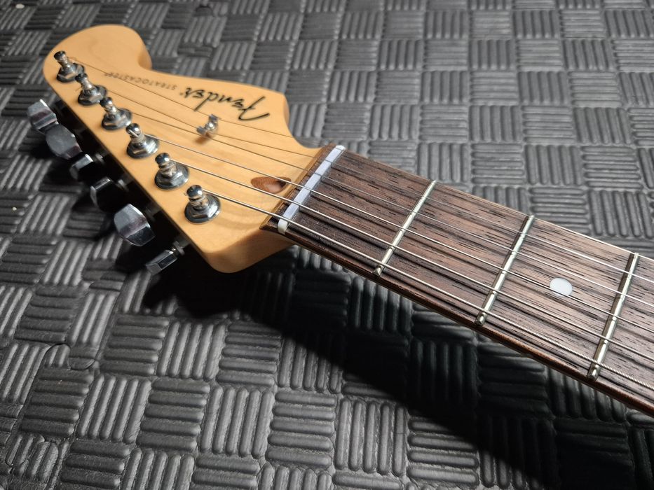 Fender Standard Stratocaster